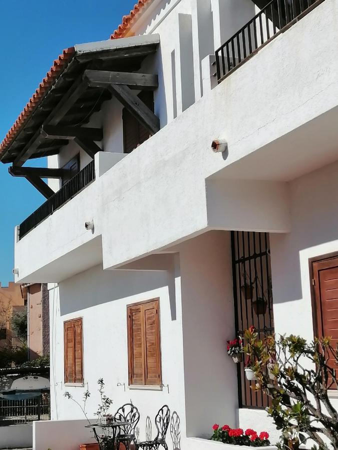 Aria Di Vacanza - Molara Loiri Porto San Paolo Bagian luar foto